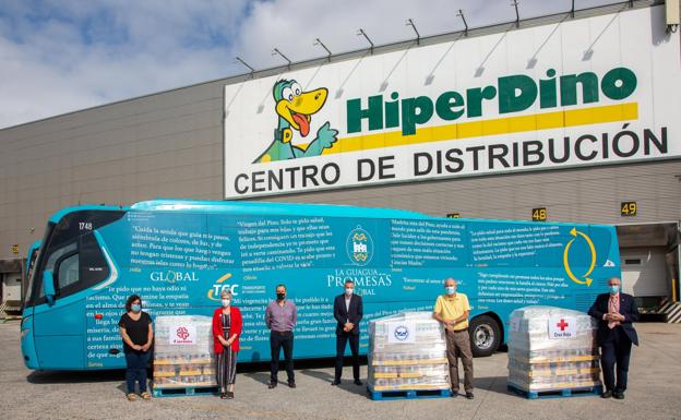 Global entrega 2.619 kilos de alimentos recaudados con 'La guagua de las promesas'