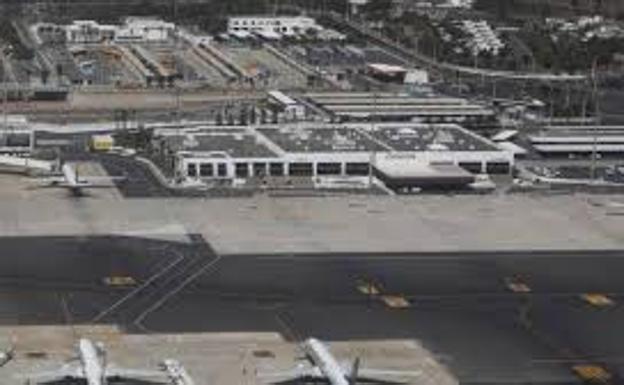 Desfibriladores en el aeropuerto de Guacimeta