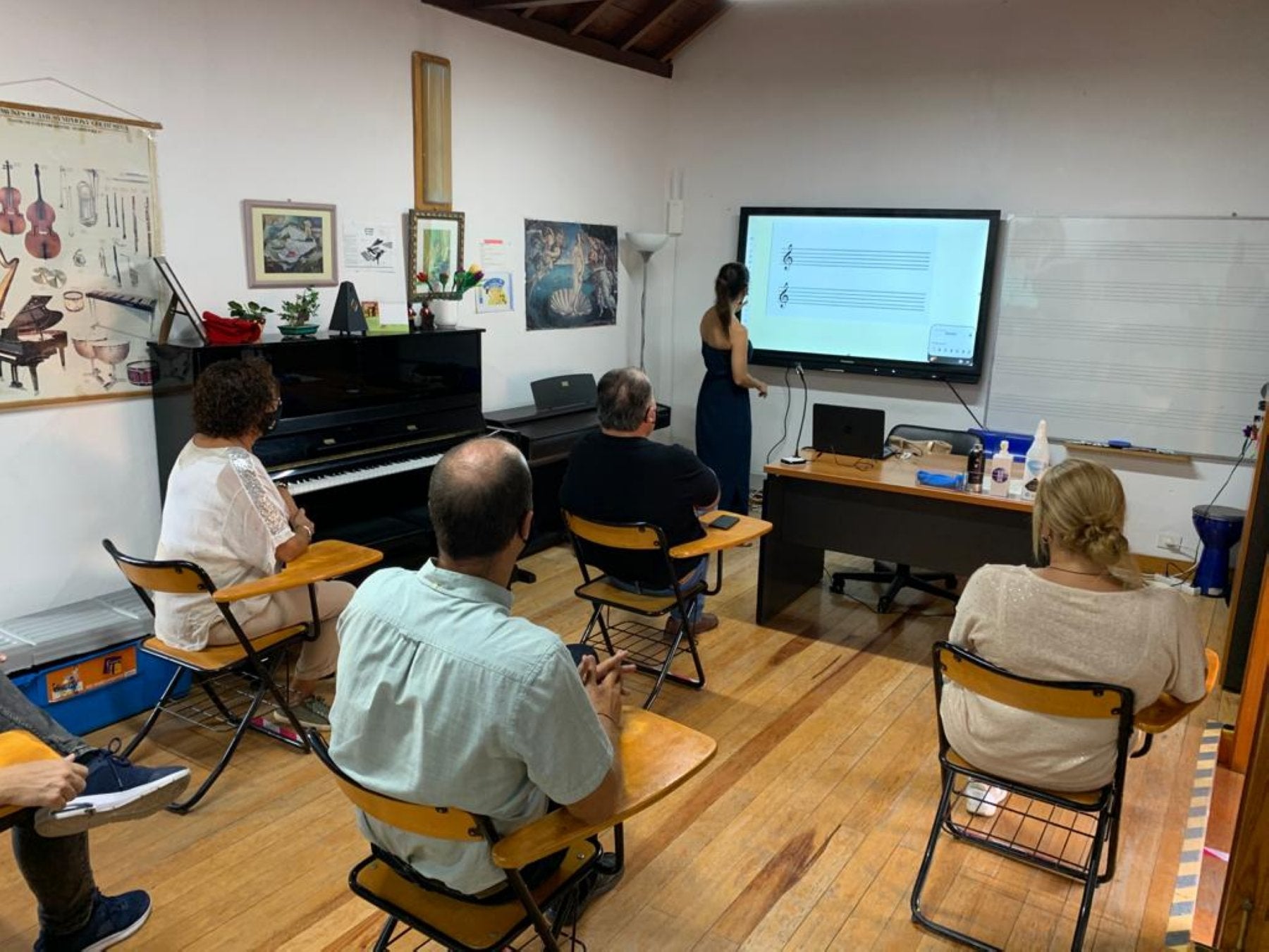 La escuela de música, danza y teatro se blinda ante el virus y recibe a más de 300 alumnos