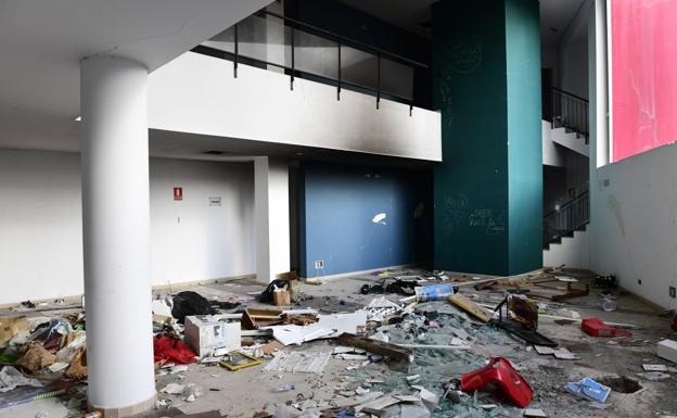 Viaje a la ruina de la Juventud