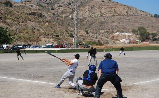 C's pide que se reconsidere el campo de béisbol de La Minilla