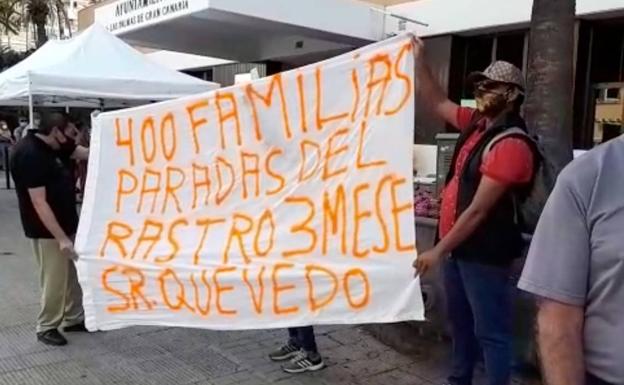 Los vendedores del rastro exigen la apertura inmediata del mercadillo