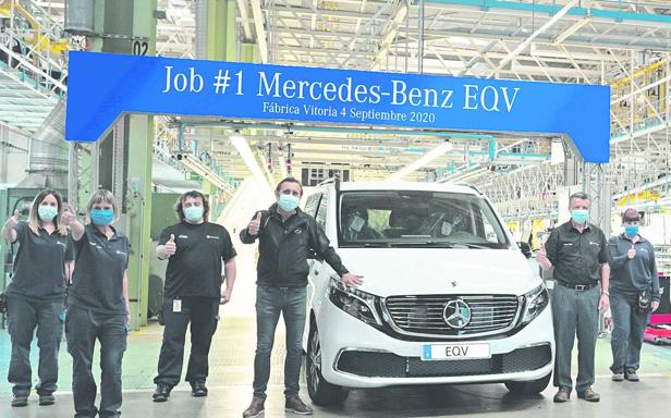Mercedes-Benz da el pistoletazo de salida al EQV
