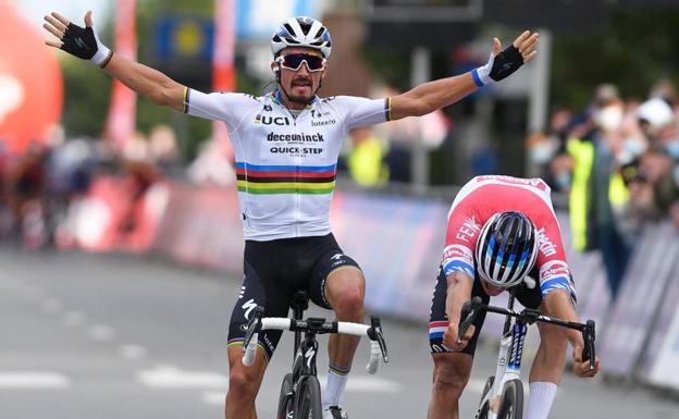 Alaphilippe estrena el arcoíris adjudicándose la Flecha Brabanzona