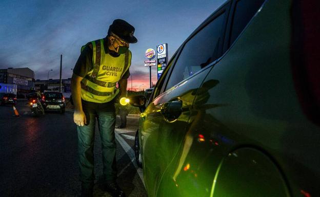 Ataca a dos hermanos con una motosierra y mata a uno