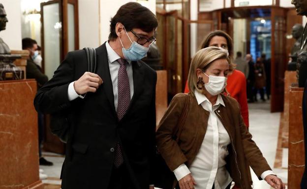 Ana Oramas reprocha a Illa que los aviones vayan «petados»