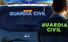 La Guardia Civil impide a una persona arrojarse al vacío en Puerto Rico