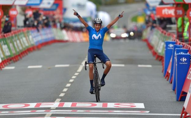 Marc Soler celebra su victoria en la segunda etapa de la Vuelta a España 2020.