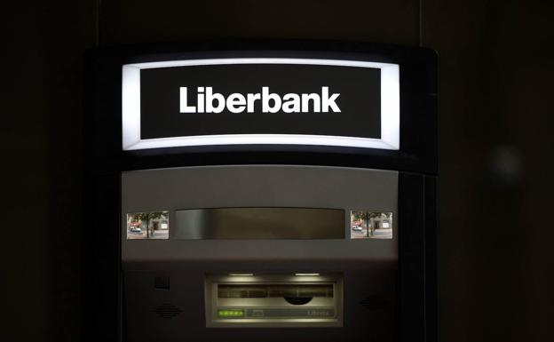 Liberbank gana un 39% menos en plena negociación para fusionarse con Unicaja