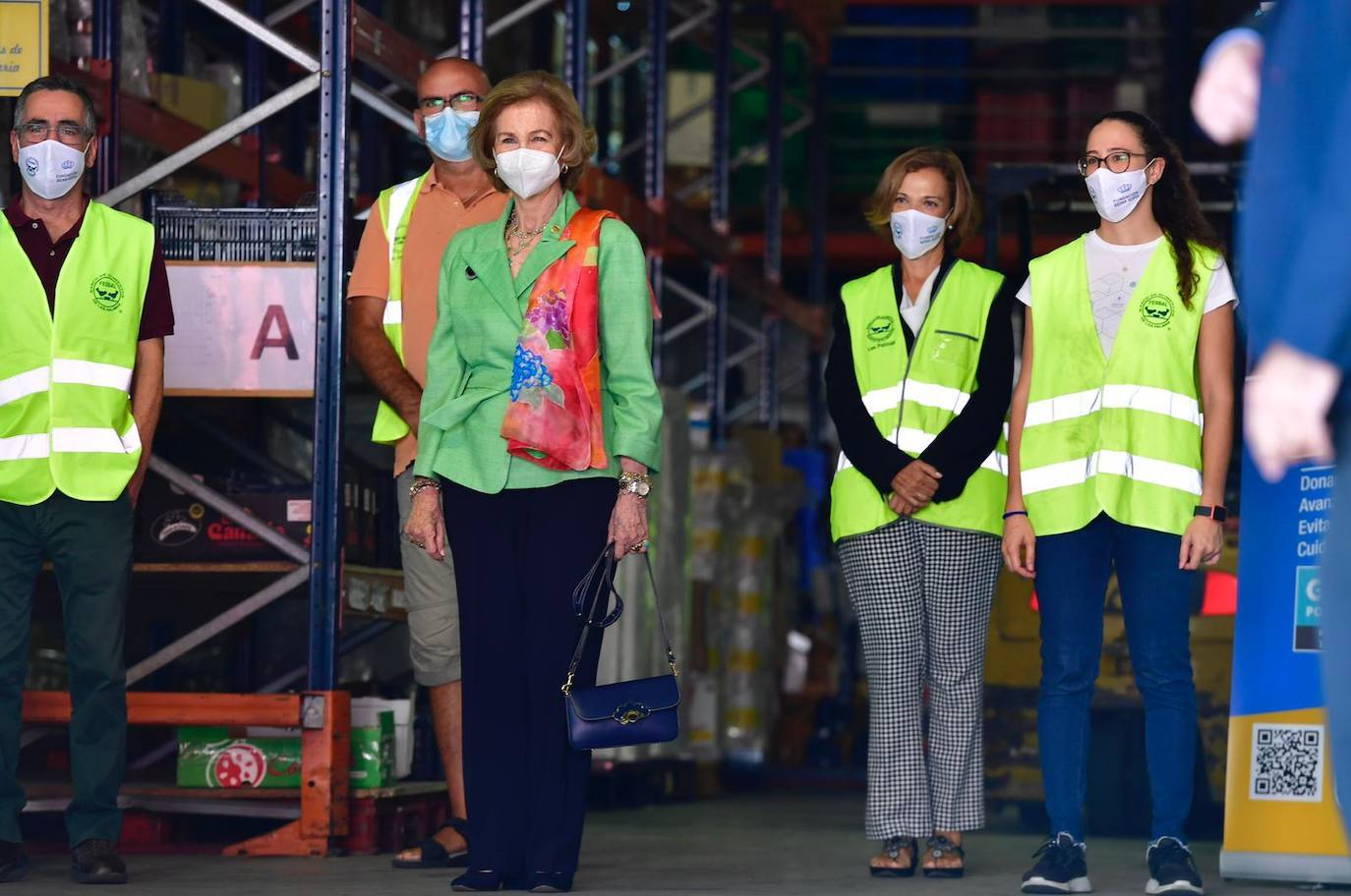 La reina Sofía visita el Banco de Alimentos de la capital grancanaria