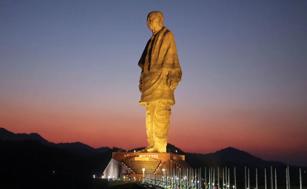 Las estatuas más altas y sus polémicas colosales