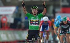 Roglic vuelve a ganar y ya es líder de la Vuelta