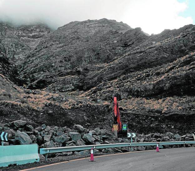 Canarias y Madrid negociarán los plazos para el abono de la deuda de carreteras