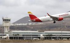 Iberia facilitará la PCR a los pasajeros que viajen de la península a Canarias
