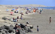 El turismo se desploma a mínimos históricos en Canarias