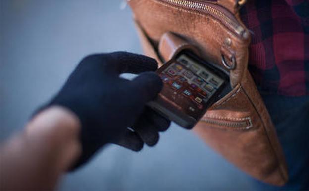 Detenida por simular que le habían robado el móvil para cobrar el seguro