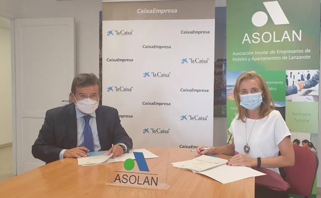 CaixaBank y ASOLAN renuevan su convenio de colaboración para seguir apoyando al sector turístico en Lanzarote