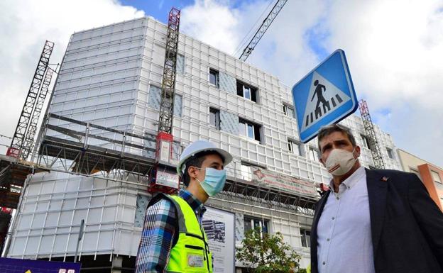 El Ayuntamiento concluirá en 2021 la reforma de 83 viviendas en Tamaraceite