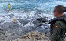 Aparecen 300 kilos de hachís flotando al este de Lanzarote y Fuerteventura