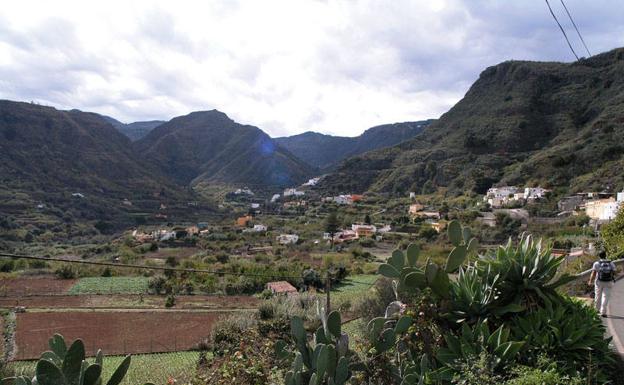 Fallece tras caer por un terraplén en Las Lagunetas