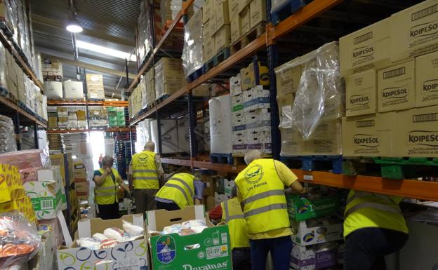 El Cabildo destina 400.000 euros a respaldar la labor social de Cruz Roja y el Banco de Alimentos