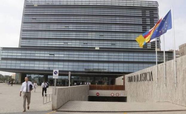 Le piden 12 años de cárcel por patronear una patera en la que murió una persona