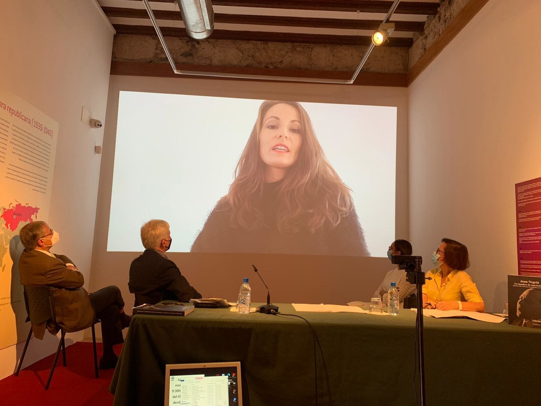 La profesora Grillo entra en la cabeza de Negrín y abre un camino contra los bulos