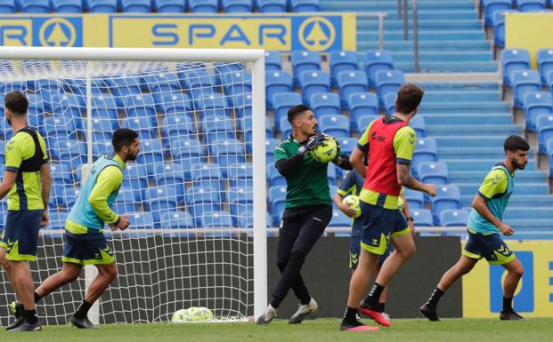 Un derbi vacío, pero con hambre de gloria