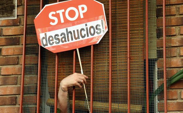 Una jueza paraliza un desahucio en Figueres por emergencia social