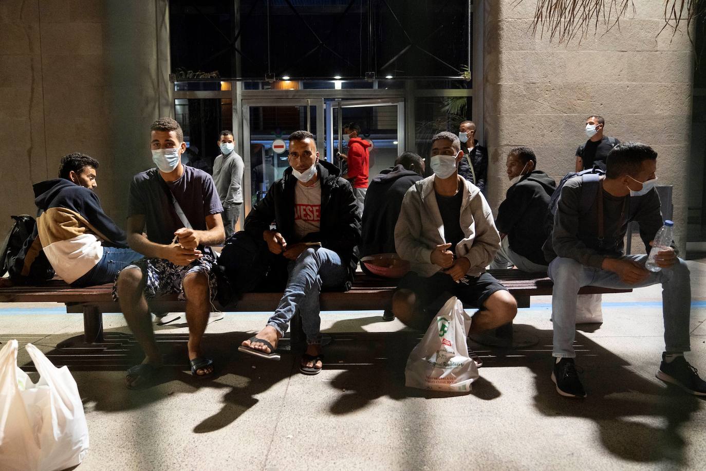 Interior envía agentes antidisturbios a Canarias