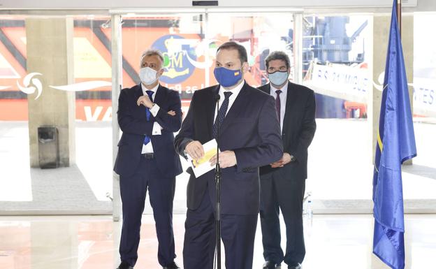 «Canarias se revira y se opone a acoger a toda la inmigración»