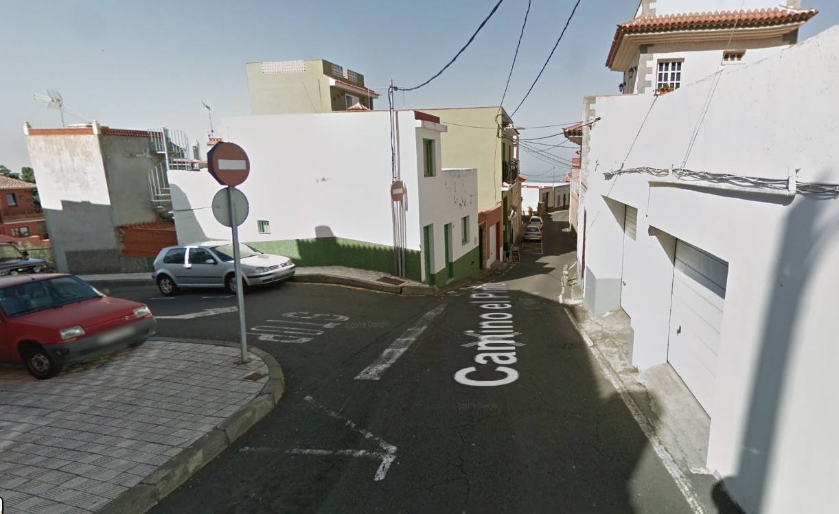 Tres muertos al atropellar una moto a dos mujeres en Tenerife