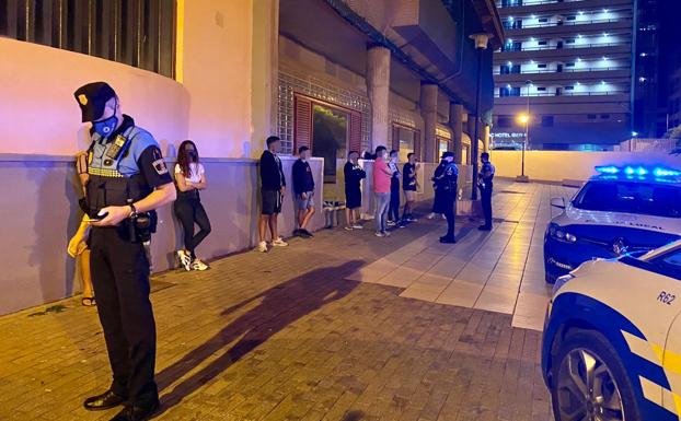 La Policía Local interviene en más de 10 botellones en la noche