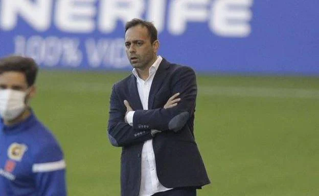 El Tenerife destituye a Fran Fernández tras la derrota ante la UD Logroñés