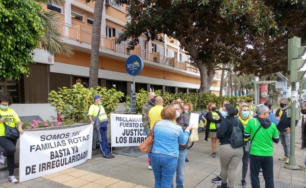 Los 187 despedidos de Limpieza se sienten «vetados» por no poder participar en el pleno
