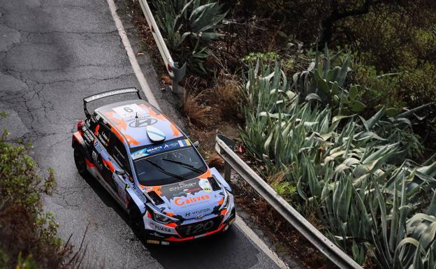 Ares-Vázquez concluyen la primera etapa al frente del Rally Islas Canarias