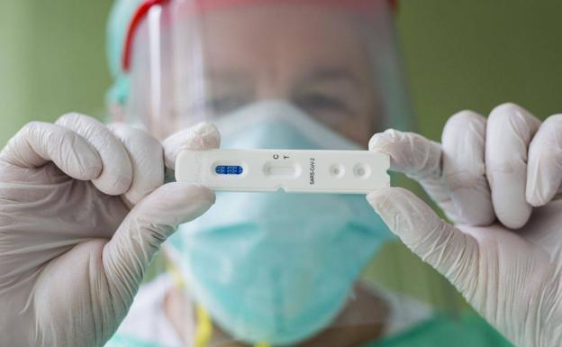 Canarias ultima el acuerdo que permita los test de antígenos a los turistas