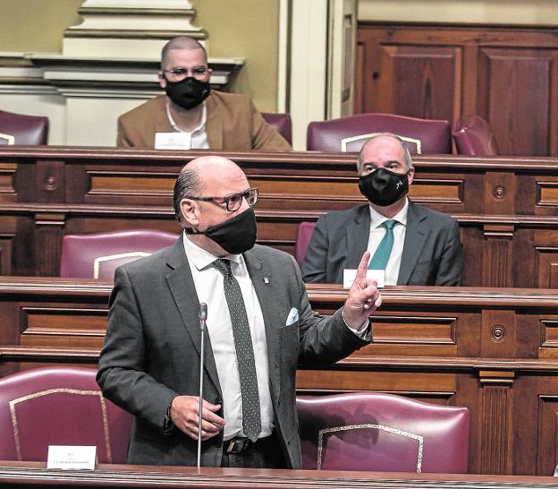 Fernando Clavijo mantiene a Barragán en la portavocía de CC en el Parlamento