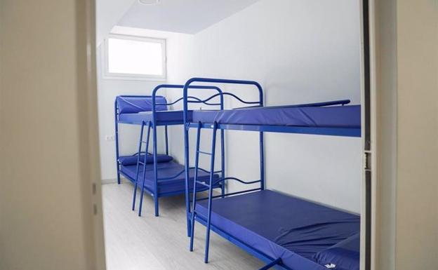 Barcelona acogerá a 50 migrantes procedentes de Canarias en un equipamiento municipal