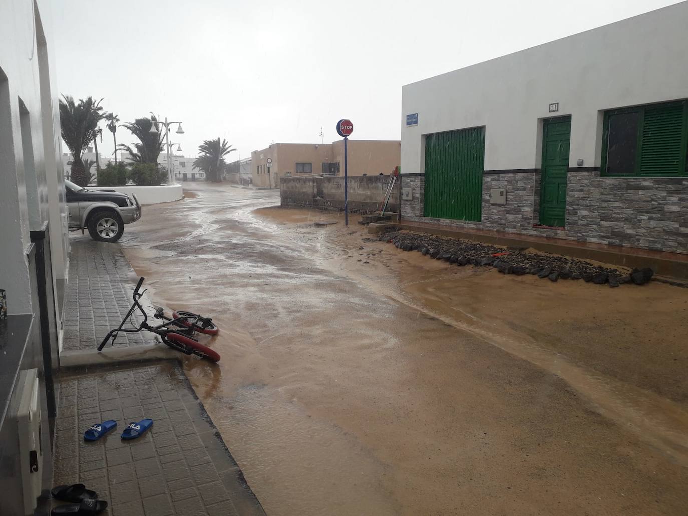 Copiosa lluvia en La Graciosa y Órzola, y se desactiva la alerta en Lanzarote
