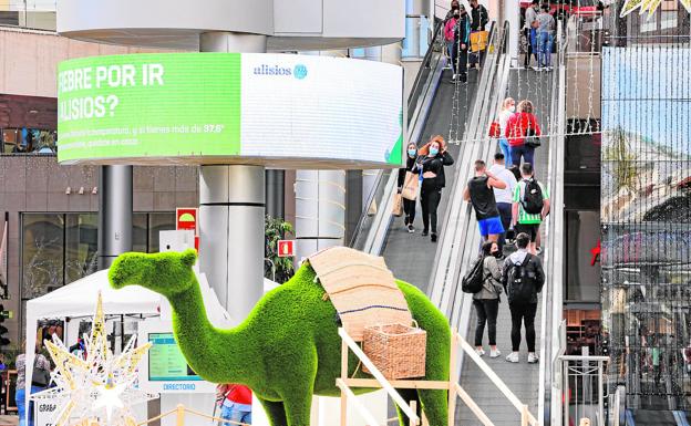 El Gobierno canario ultima el plan anticovid para evitar la «tormenta perfecta» en Navidad