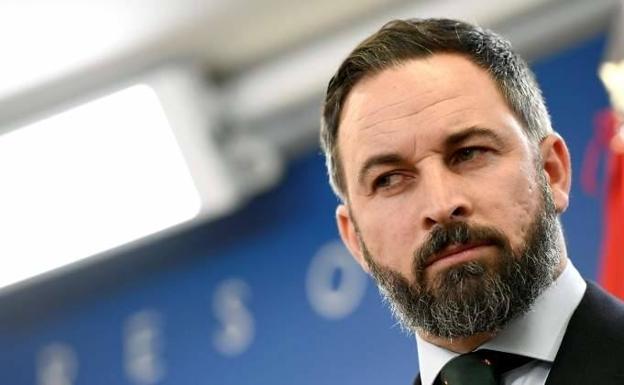 Abascal acusa al Gobierno de «empeorar» la crisis migratoria y apela al uso de la Armada para vigilar la costa africana