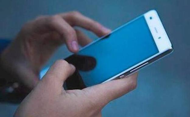 Detenido un menor por hurtar un móvil en Triana