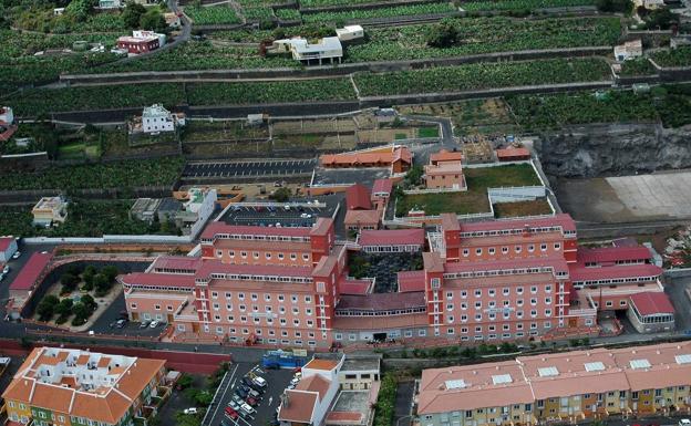 Sanidad interviene una residencia de mayores en Tenerife con 180 contagiados por covid