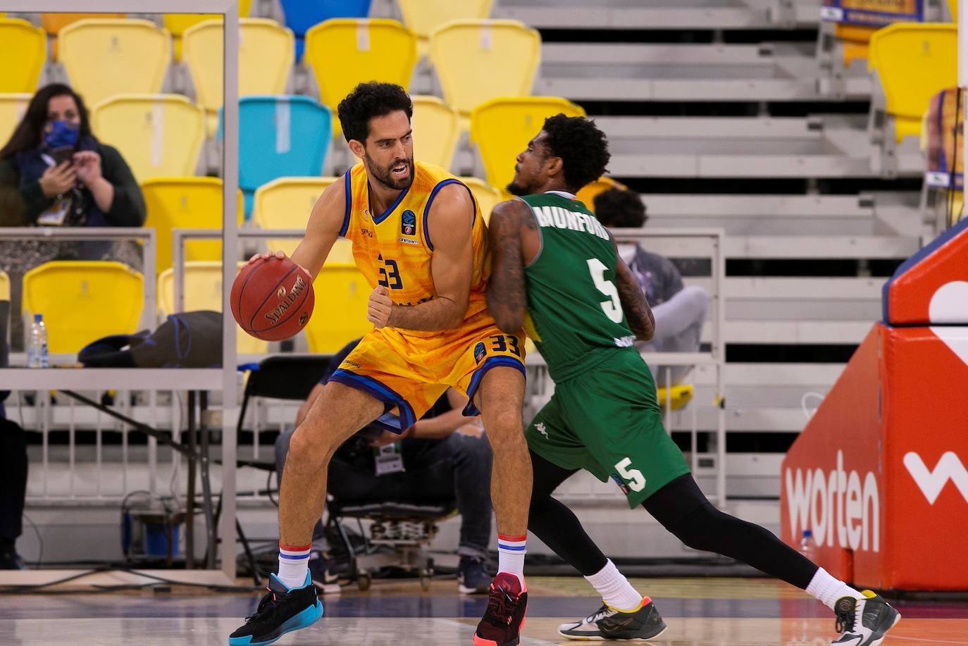 El Granca vence con un Beirán indultado (89-76)