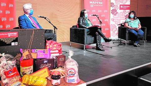 Mapfre Guanarteme regala una cesta de alimentos a 4.000 familias vulnerables