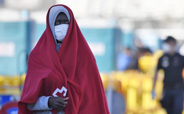 Navarra acogerá a 20 inmigrantes trasladados desde Canarias