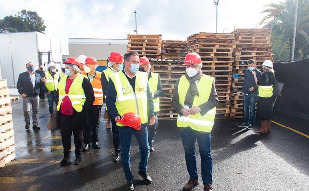Palets usados, cochinilla e implicación empresarial, ingredientes para dar vidas a la madera