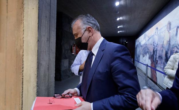 El Gobierno cierra Tenerife y adelanta su toque de queda para frenar la escalada de contagios