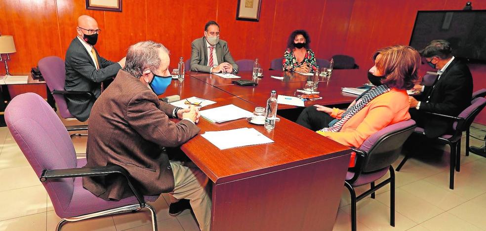 El Defensor del Pueblo rechaza campamentos masivos para inmigrantes como Barranco Seco